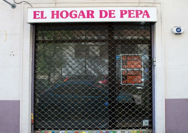 Comercio local cerrado